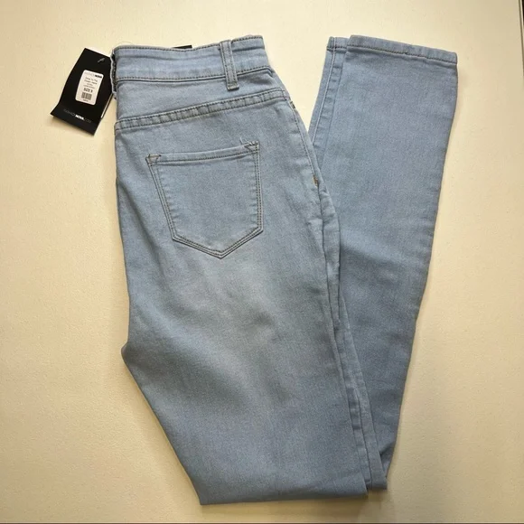 Fashion Nova- Drive to the Ocean Skinny Jeans, Light Blue Wash - Picture 3 of 10